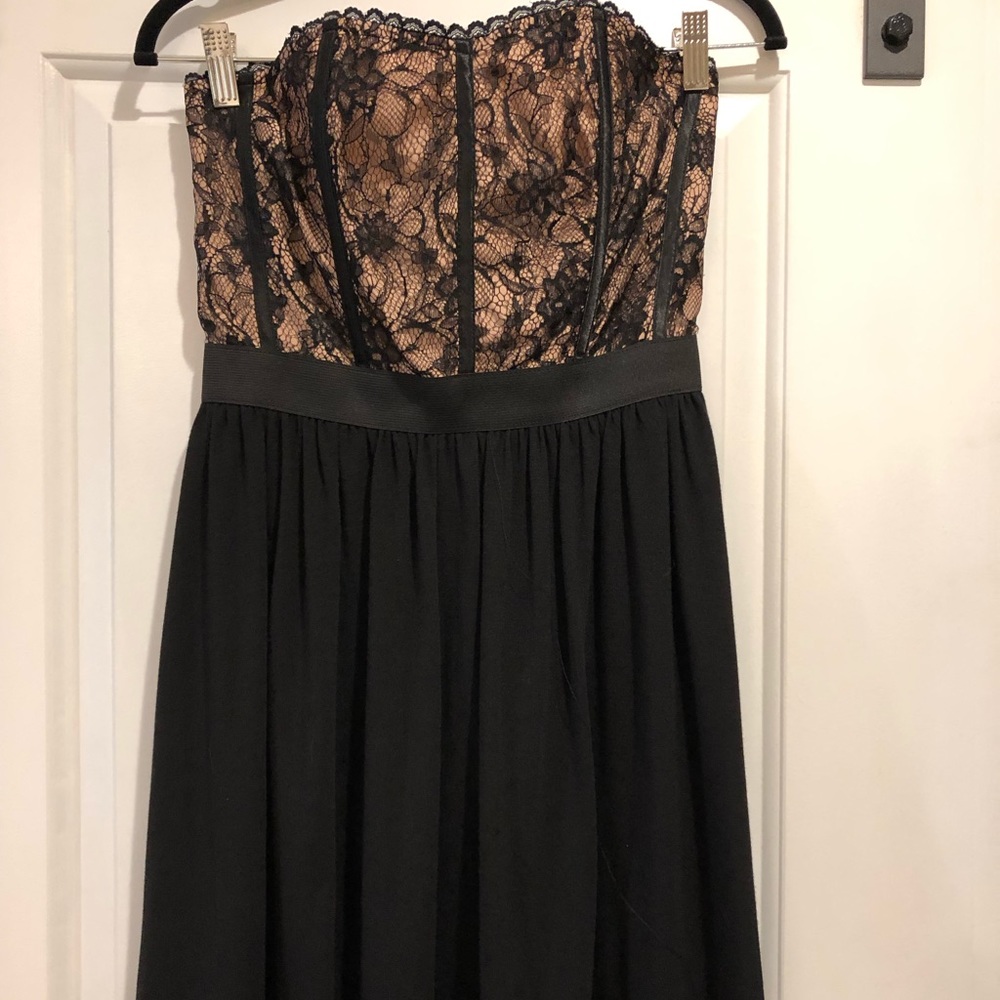 Beautiful lace detail strapless dress